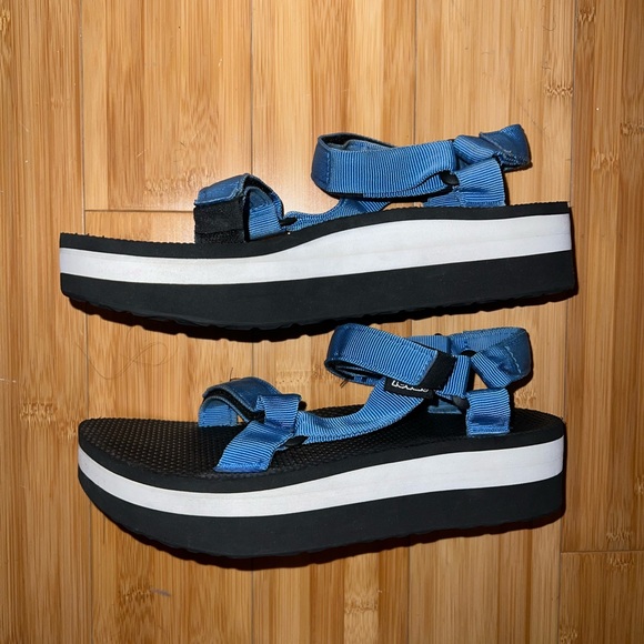 Teva Flatform Sandals - Picture 1 of 3